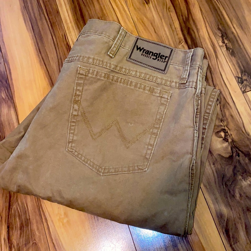 Mens Wrangler rugged wear pants. NWOT Sz 40x32
